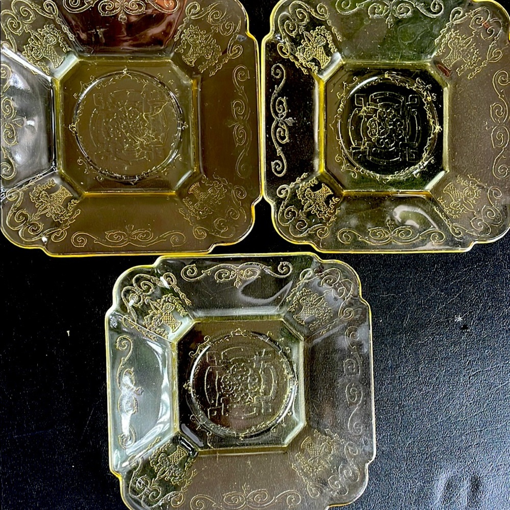 3 Depression Yellow Glass Plates Set. Vintage
